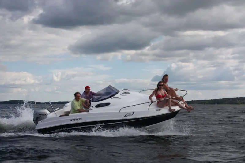 Wilkasy Kiralık Mazury 560 5.6m Motorlu Tekne