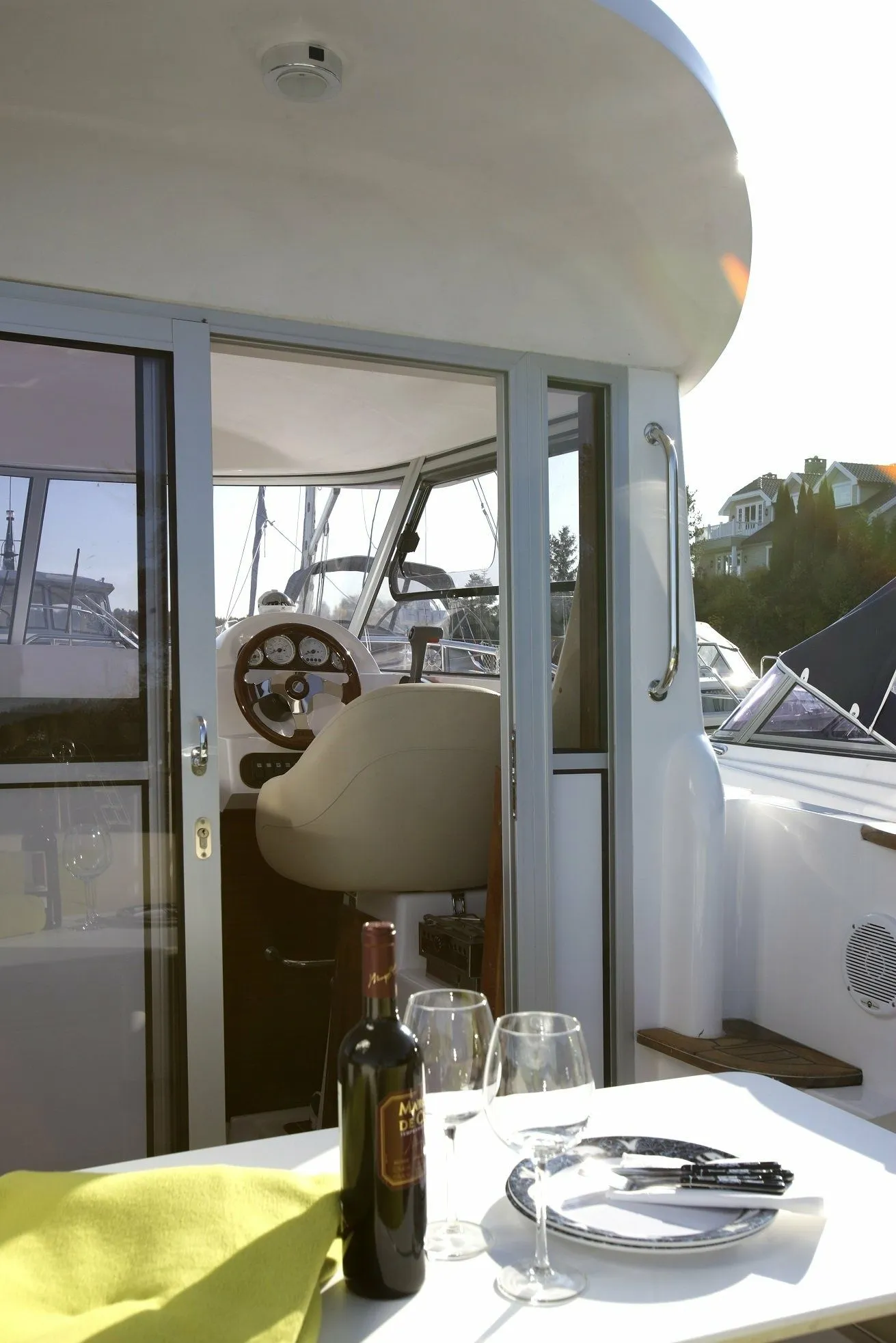 Rent a 6.99m Motor Boat in Hluboká nad Vltavou