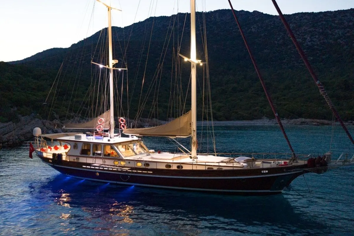 28m Bodrum 4 Cabin Gulet Hire