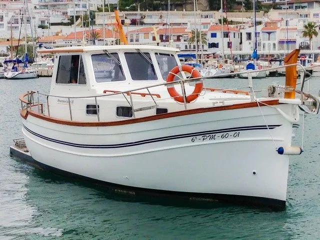 Charter a 10.5m Menorquin 100 in Sitges