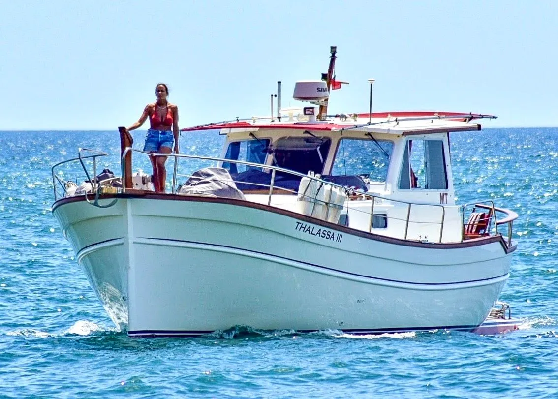 Charter a 12m Menorquin 120 in Portimão