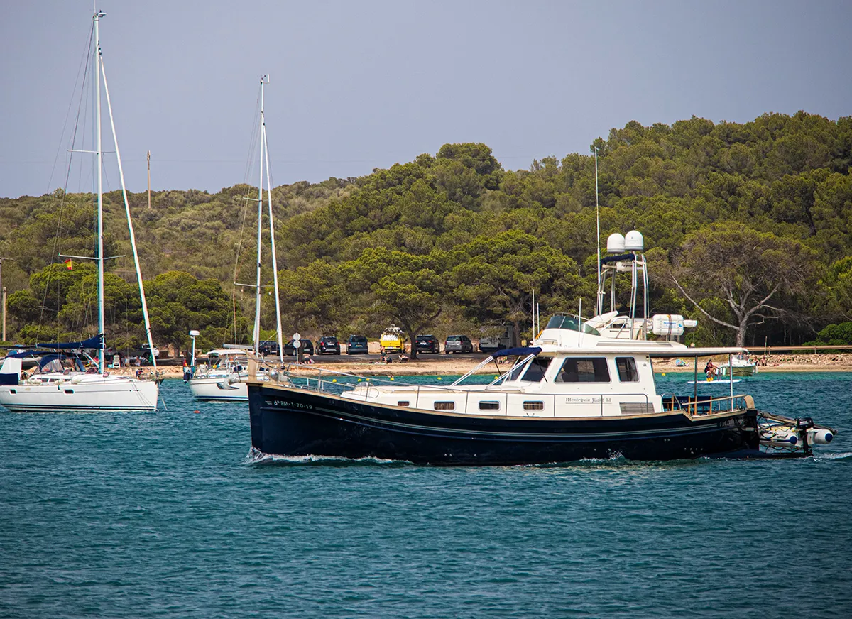 Rent a 15.95m Menorquin 160 F in Palma de Mallorca