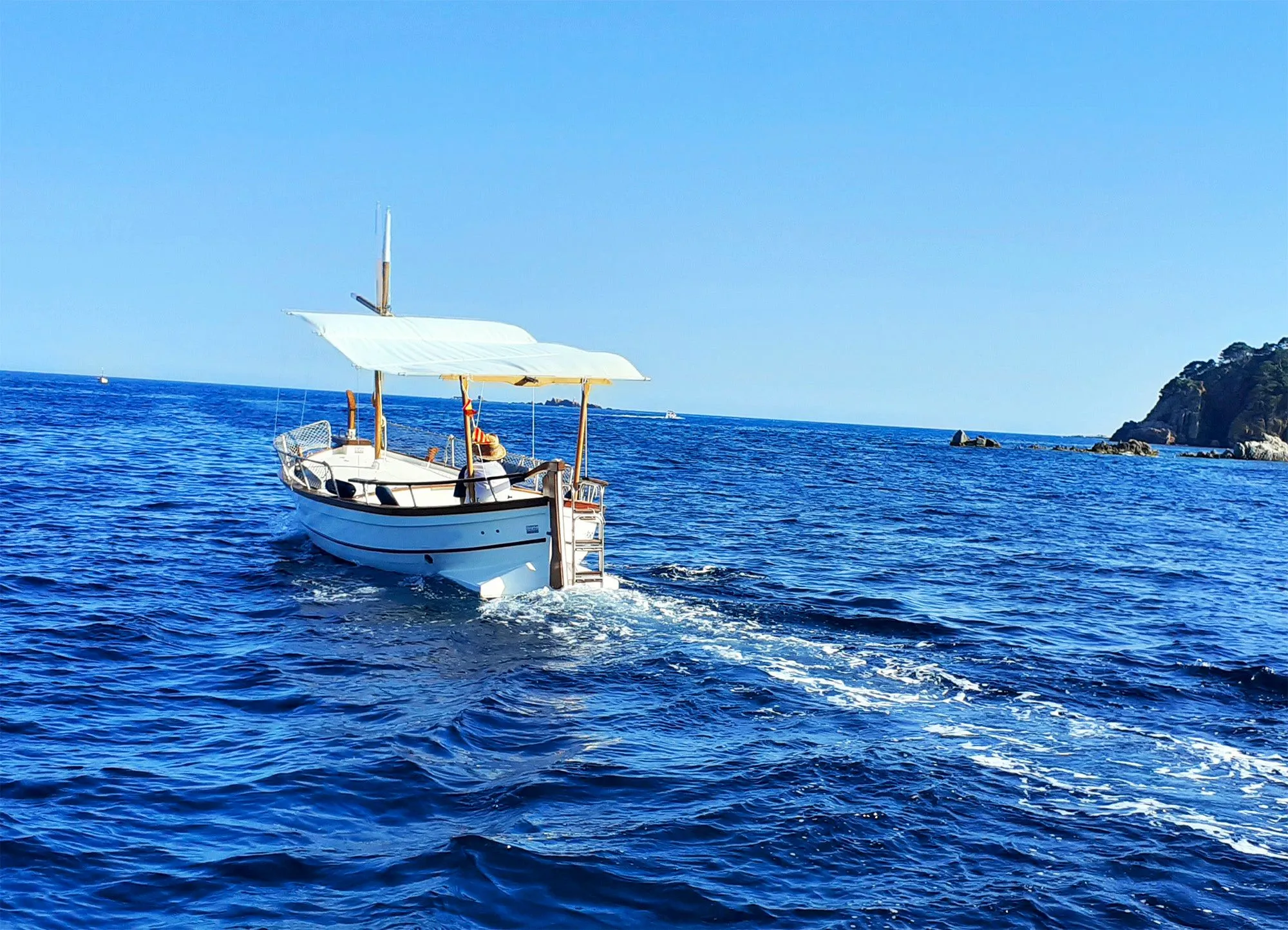 Explore Palamos on a 7.5m Menorquin 36 Motor Boat Rental