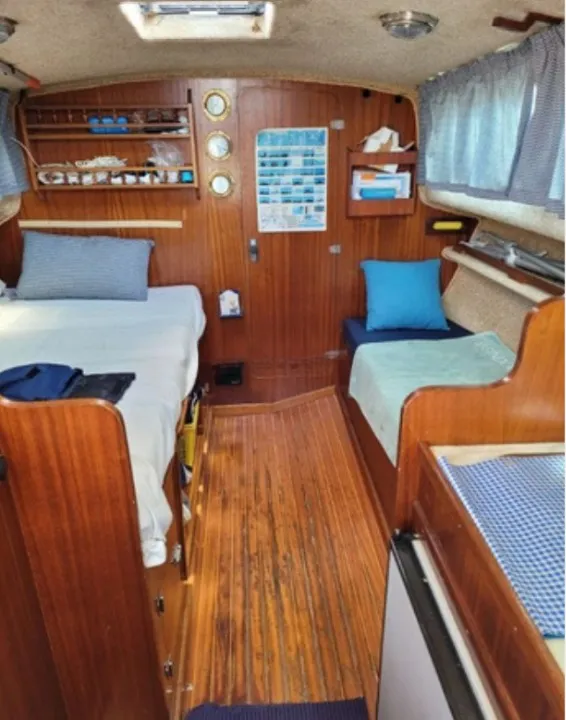 Charter a 9.2m Menorquin 44 Motor Yacht in Llucmajor