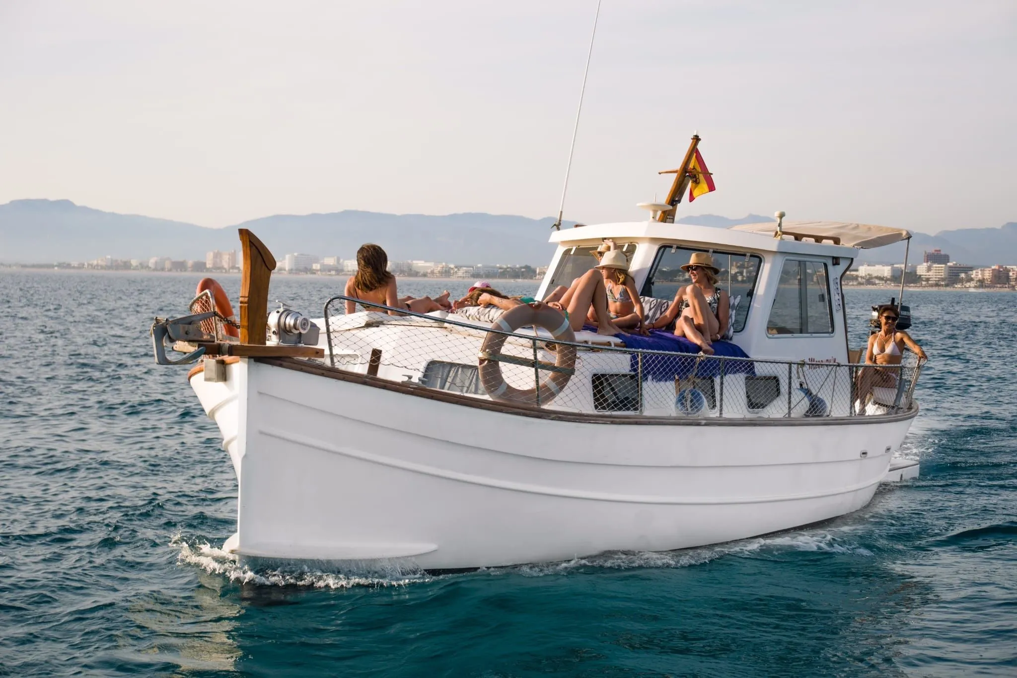 Rent a 10m Boat in Llucmajor