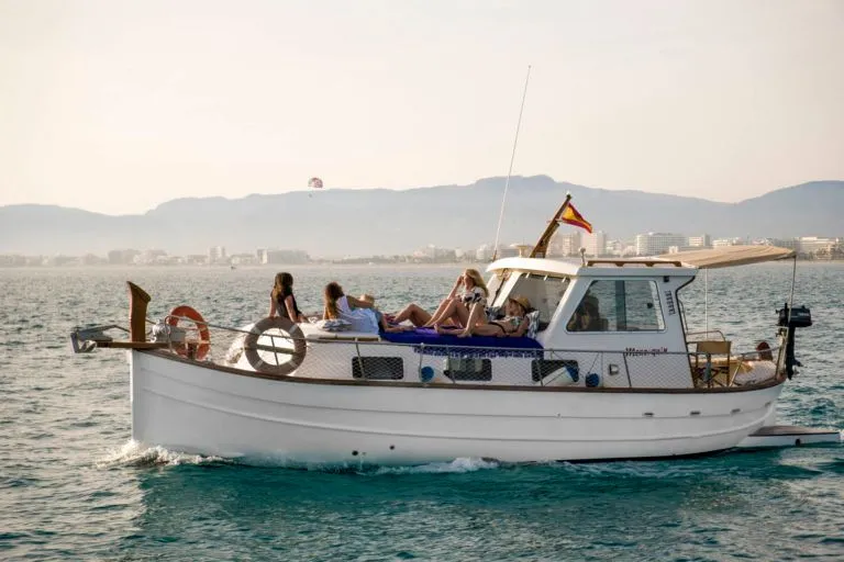 Rent a 10m Boat in Llucmajor