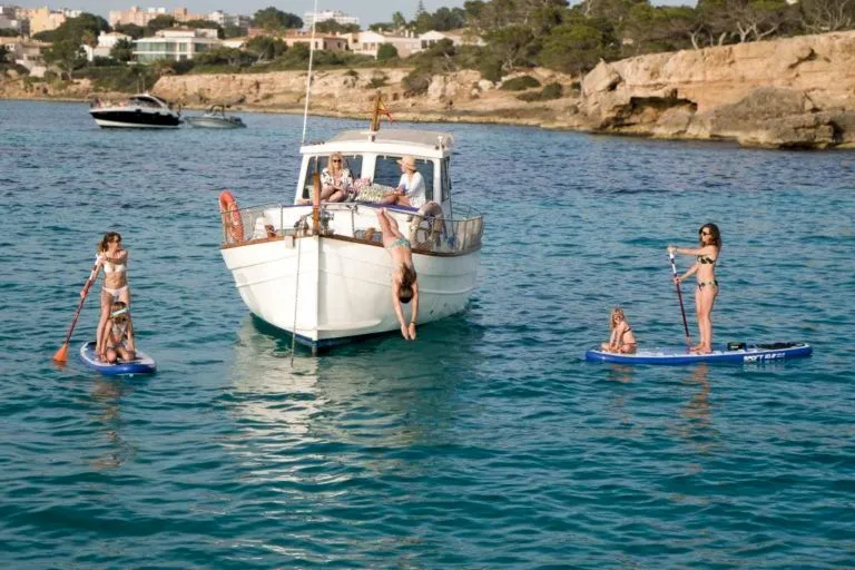 Lenteja 2 Charter Boat