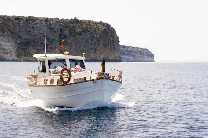 Lenteja 2 Charter Boat