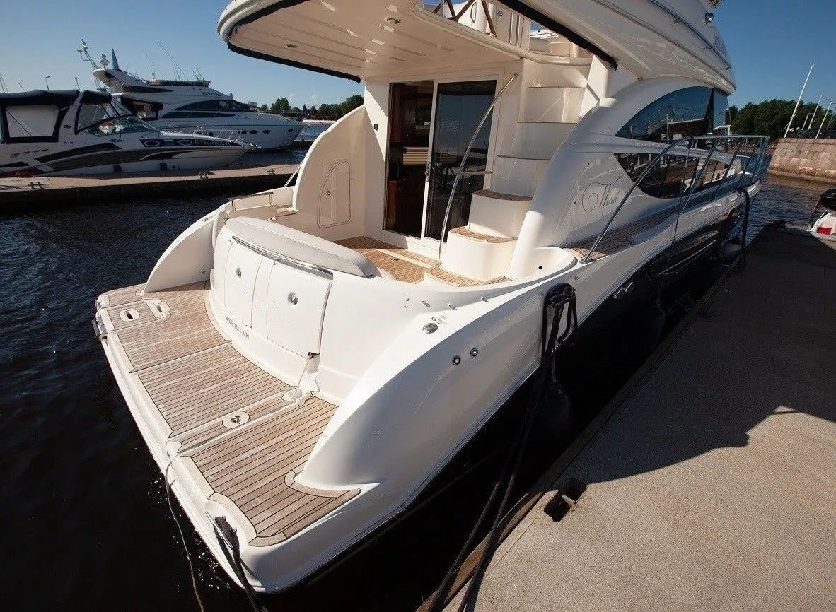 Wind Charter Boat
