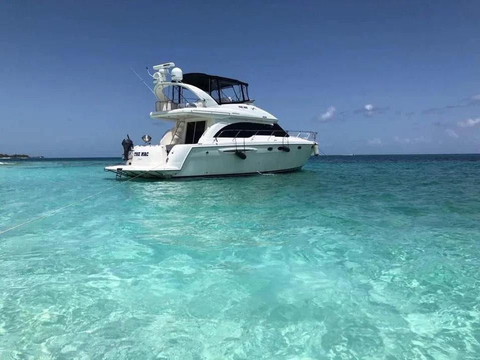 12.49m Downtown Nassau Meridian 41 Hire