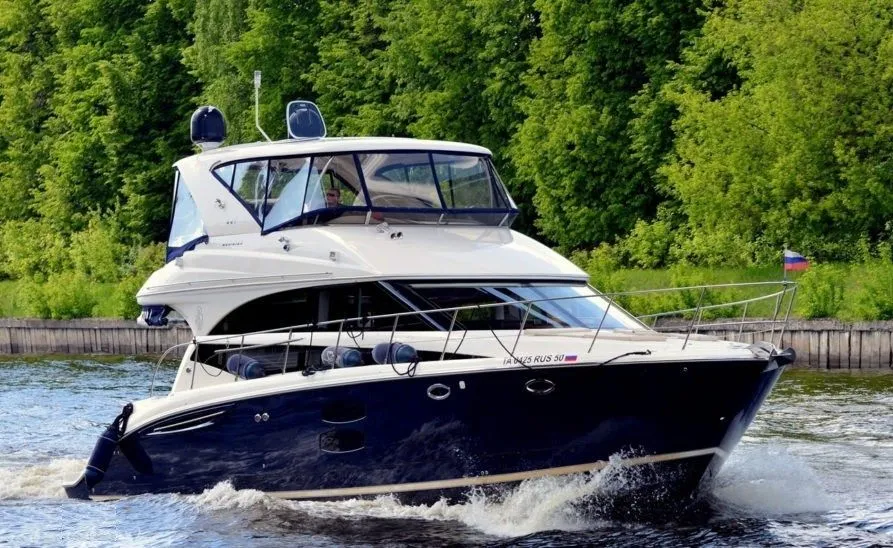 Moscow Kiralık 2 Kabinli 14.3m Motoryat