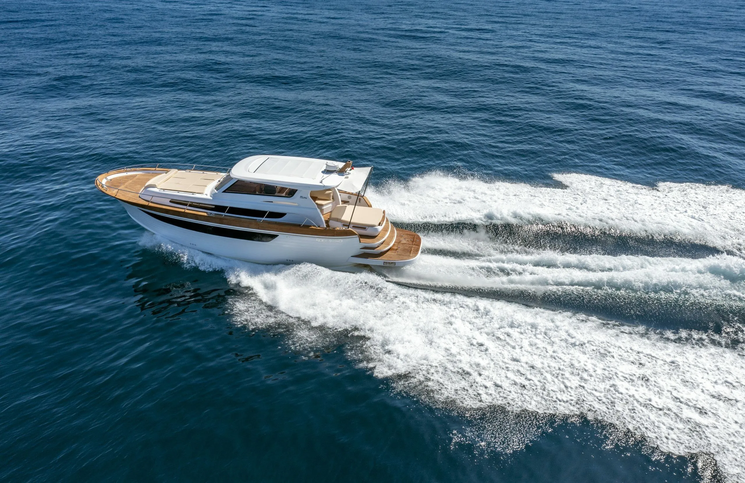 Rent a 13.5m Motor Yacht in Podstrana