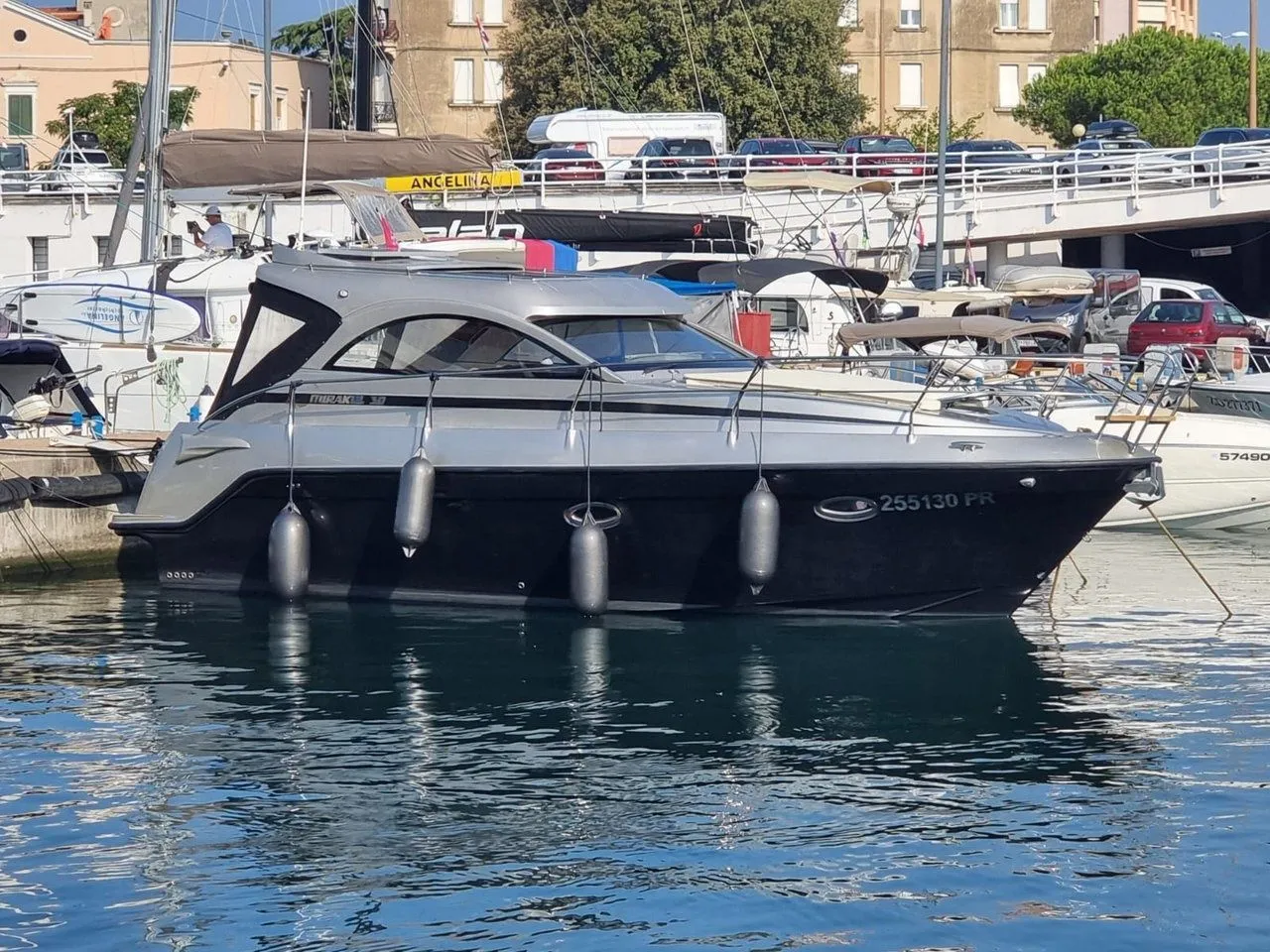 Rent a 9.9m Motor Yacht Mirakul 30 in Sukosan
