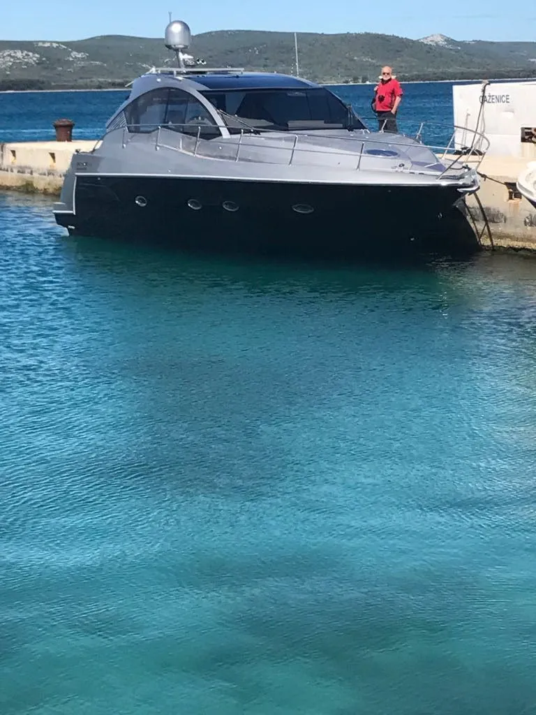 Чартер Eva 2 - 3