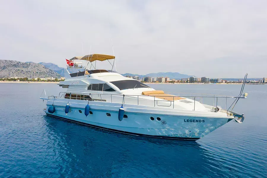 Boot - Rent a 19m Mochi Craft 56 Motor Yacht in Antalya