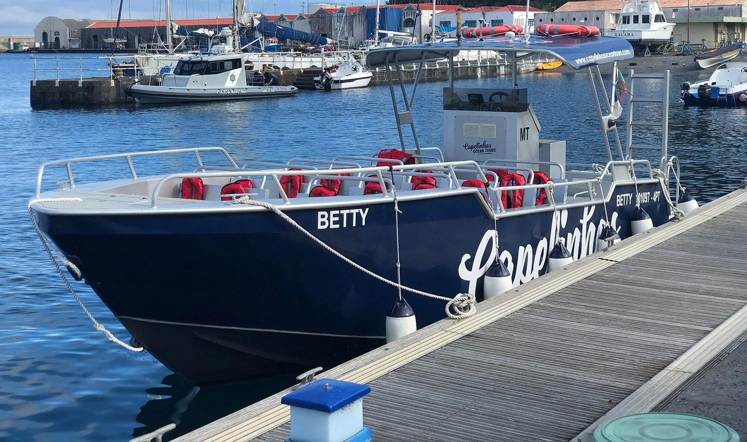 Betty Kiralık Teknesi
