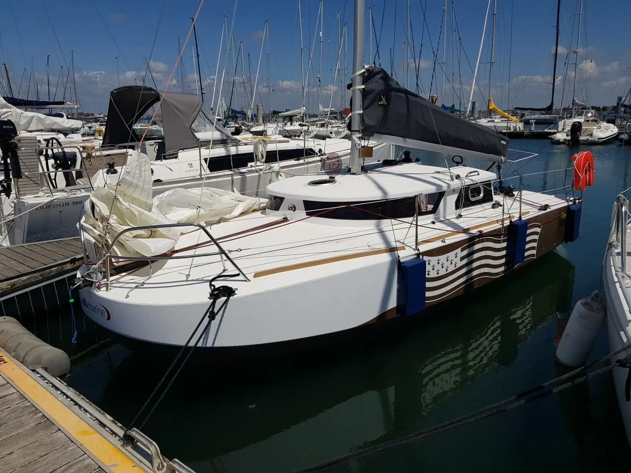Eratosthene Charter Boat