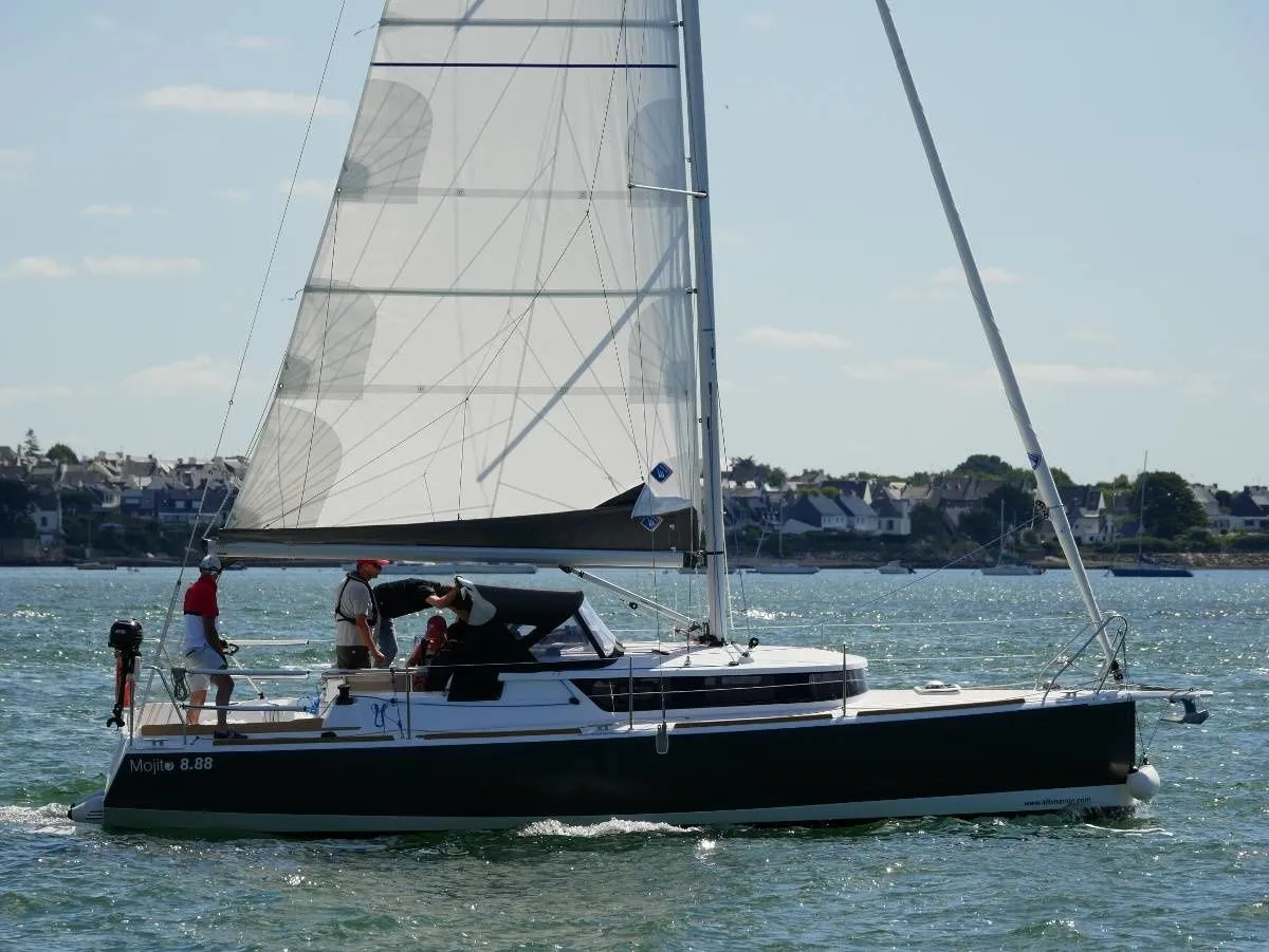 Yuzou Charter Boat - 1
