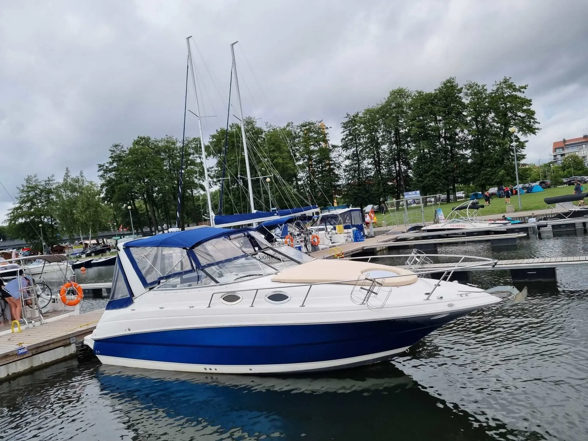 Fanaberia Charter Boat - 2