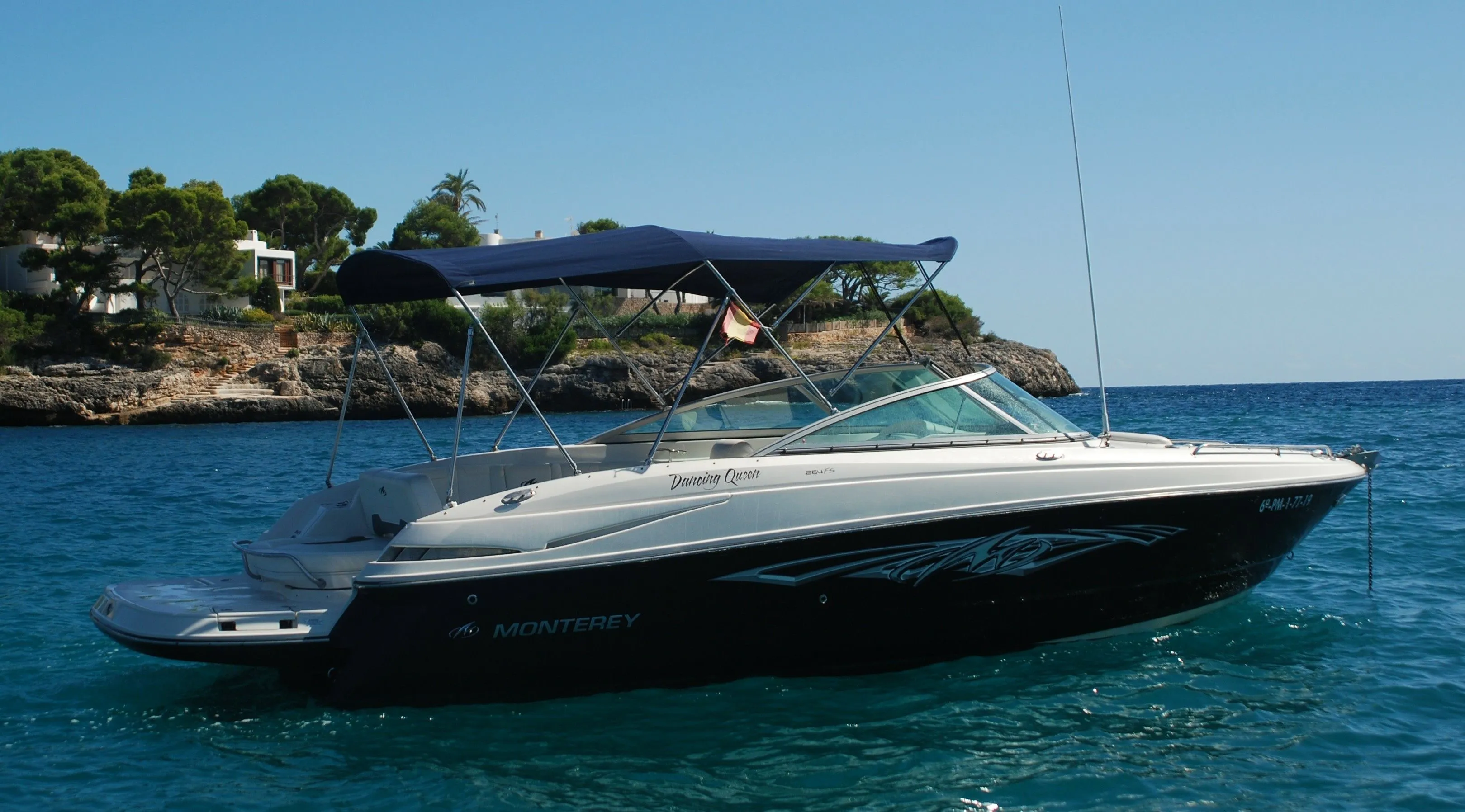 Dancing Queen Charter Boat