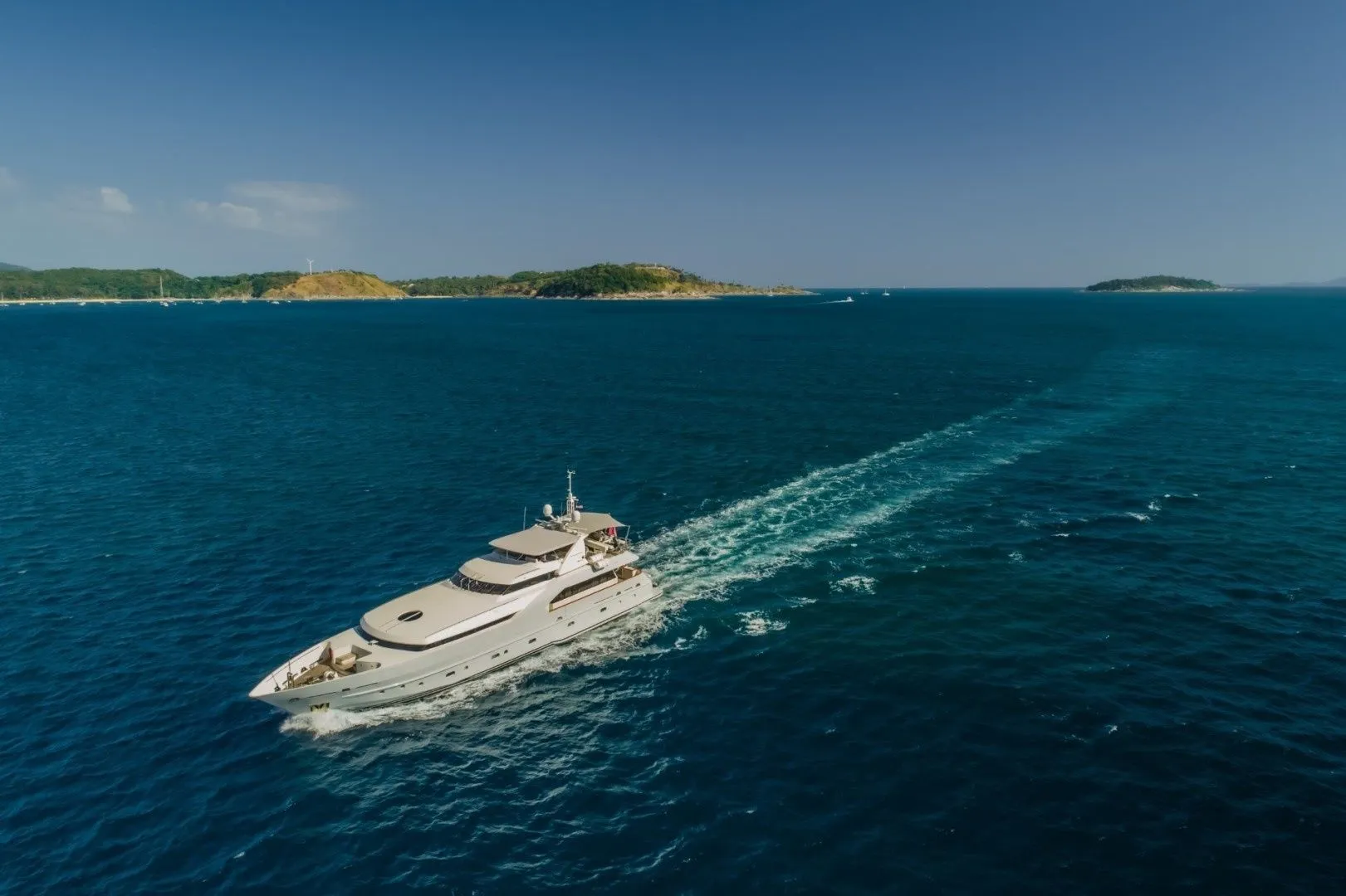 Xanadu of London Charterboot - 5