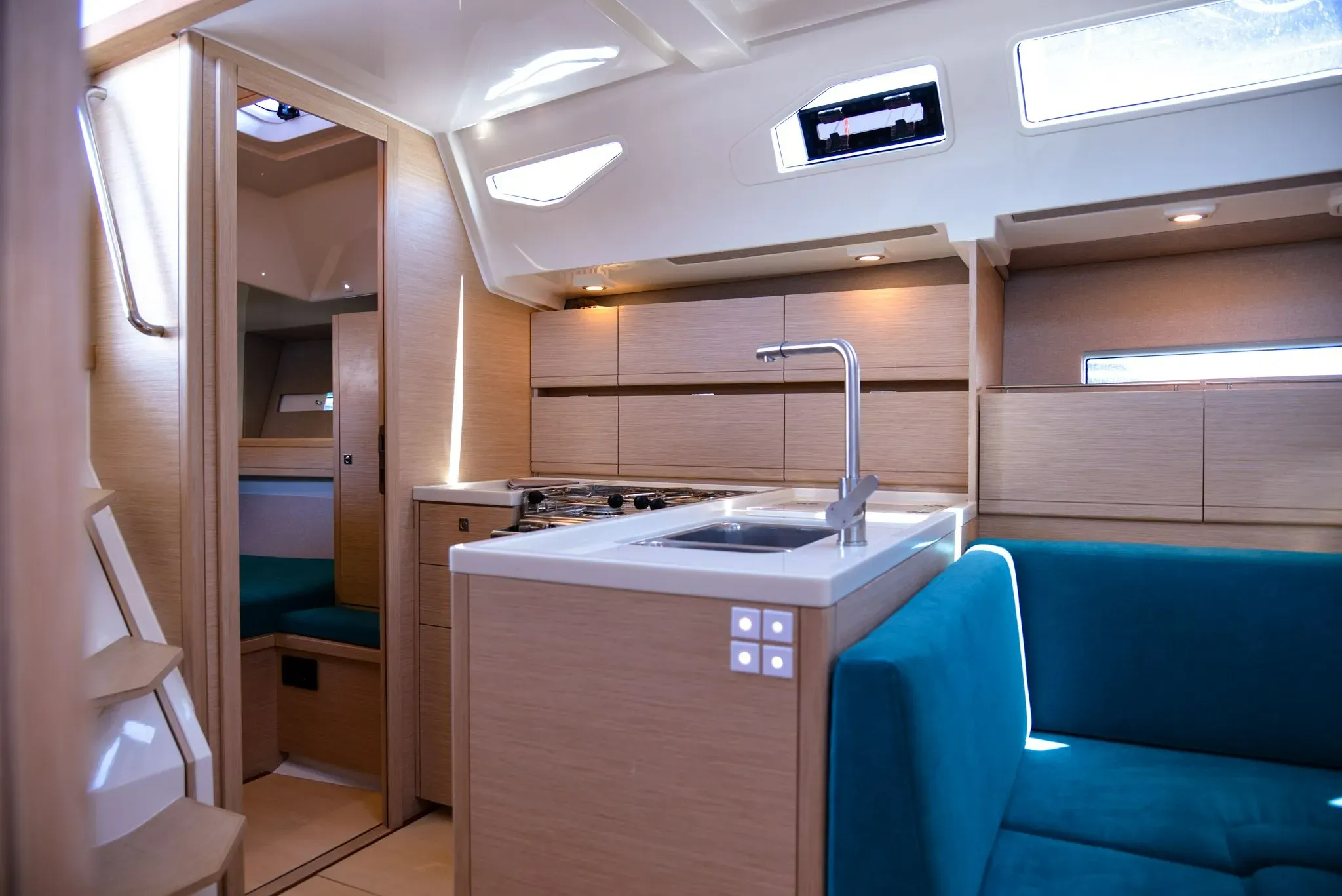 Charter a 12.5m Boat in Castiglioncello