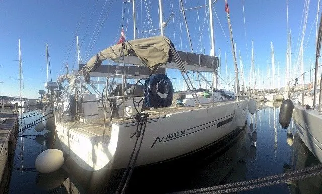 More Relax Charter Boat