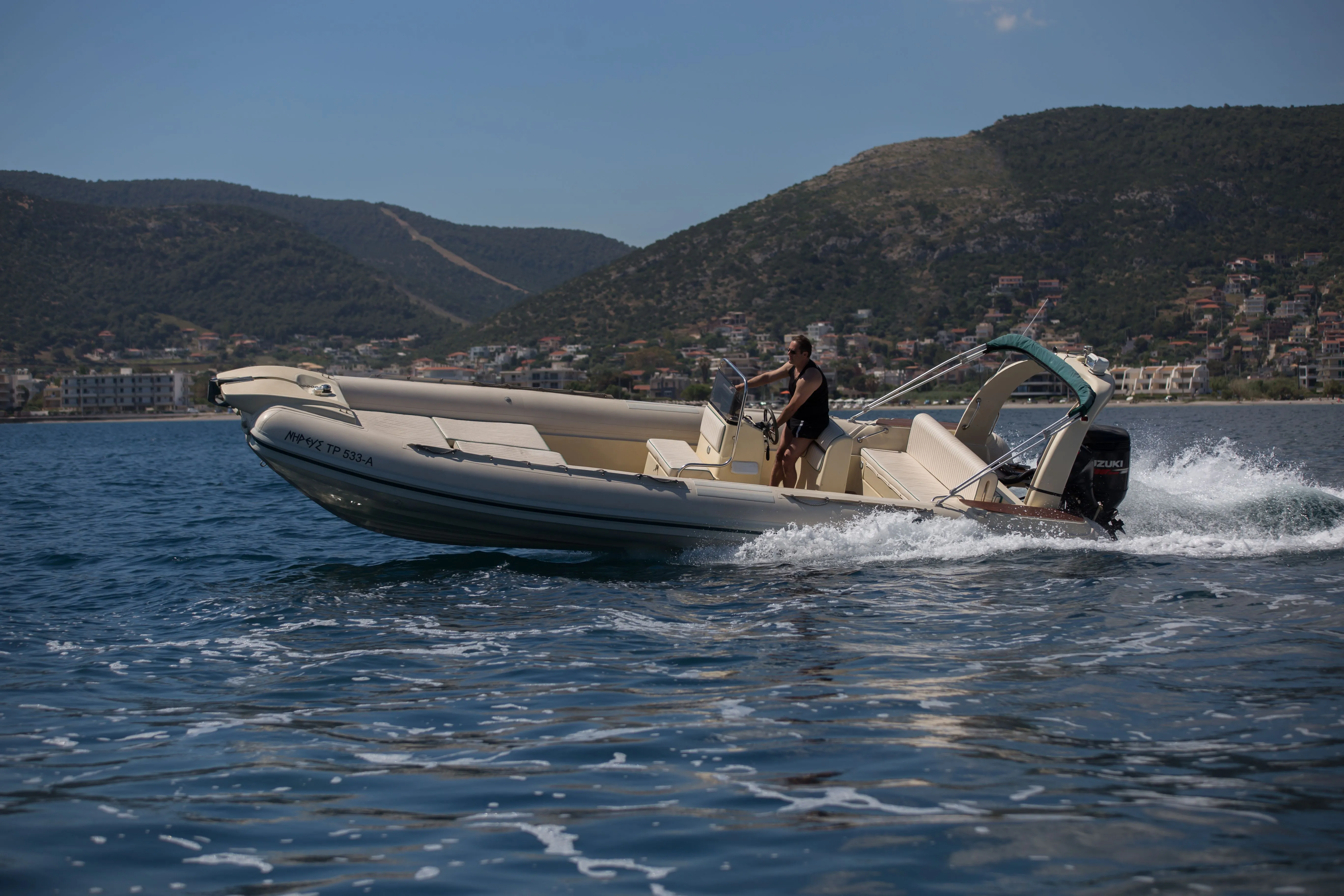 7.8m Lavrion Motor Boat Mostro Corvette 780 Hire