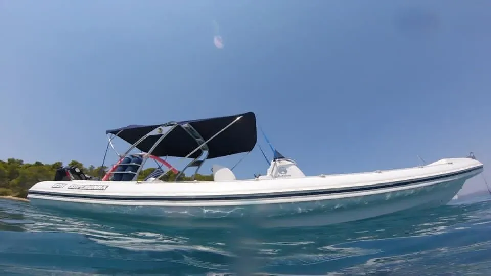 8.3m Porto Heli Motomarine Superonda Motor Boat Hire