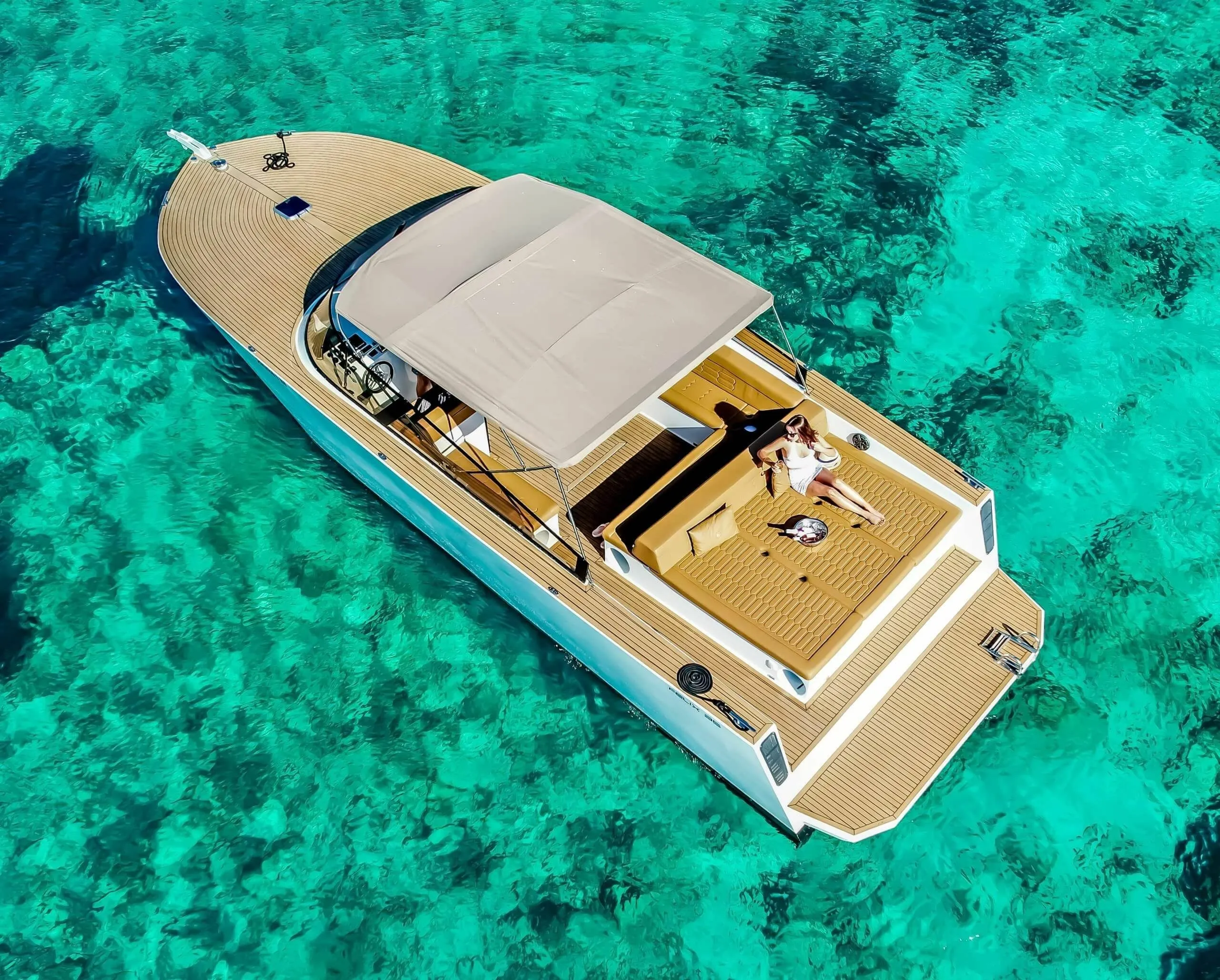 Felix 40 Charter Boat