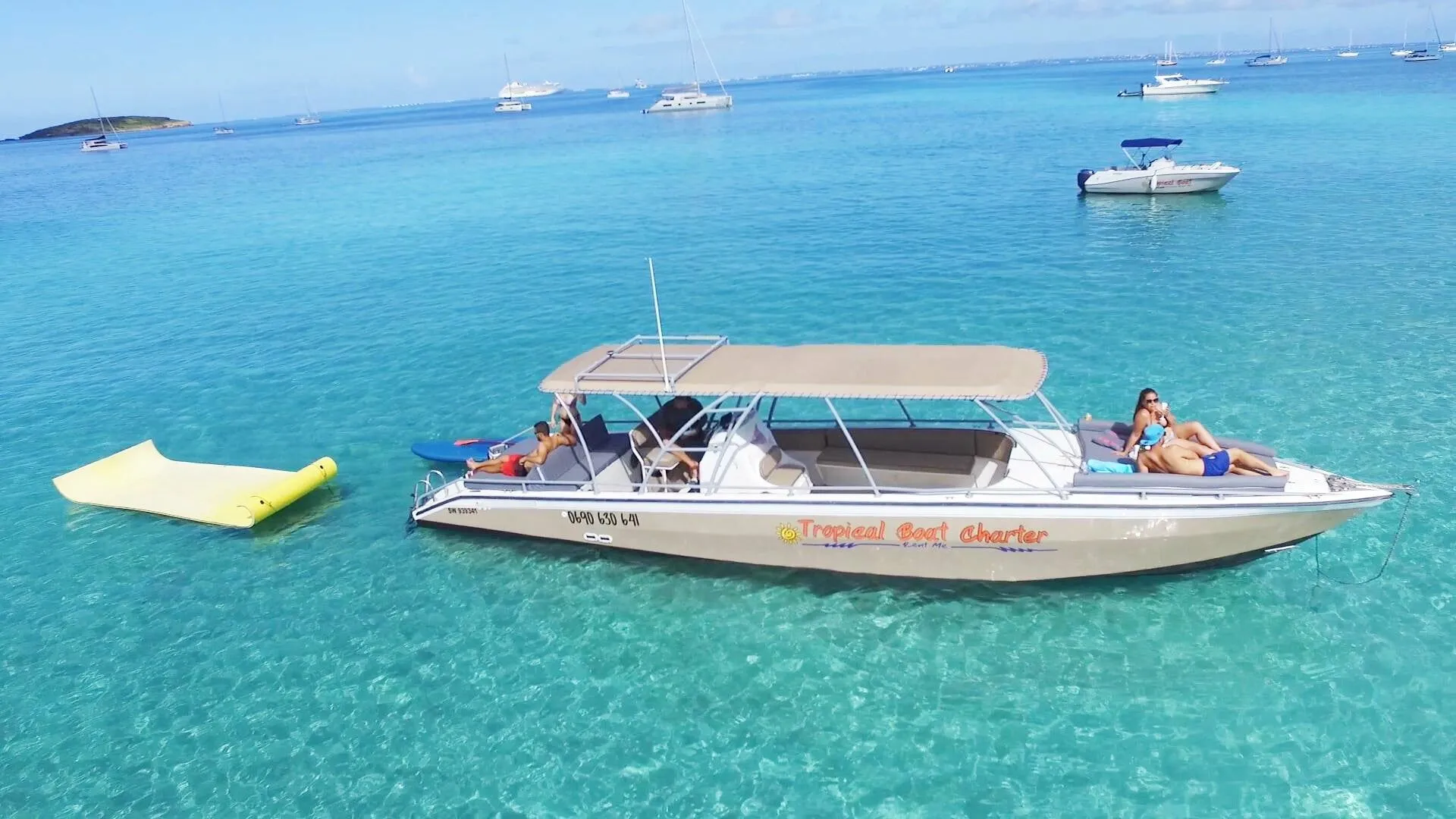 Marigot 12m Motorlu Tekne Kiralık