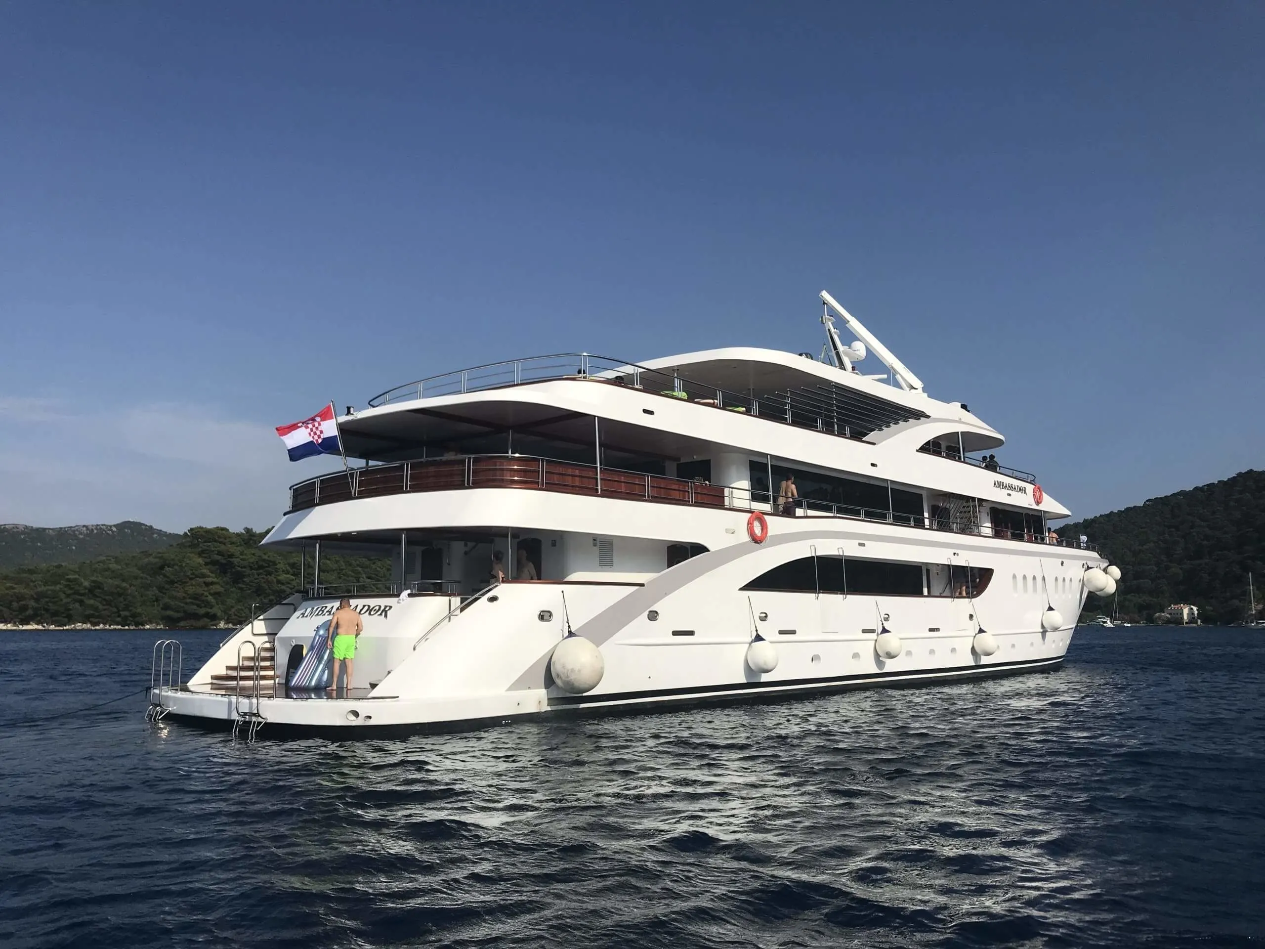 Ambassador Charterboot - 4