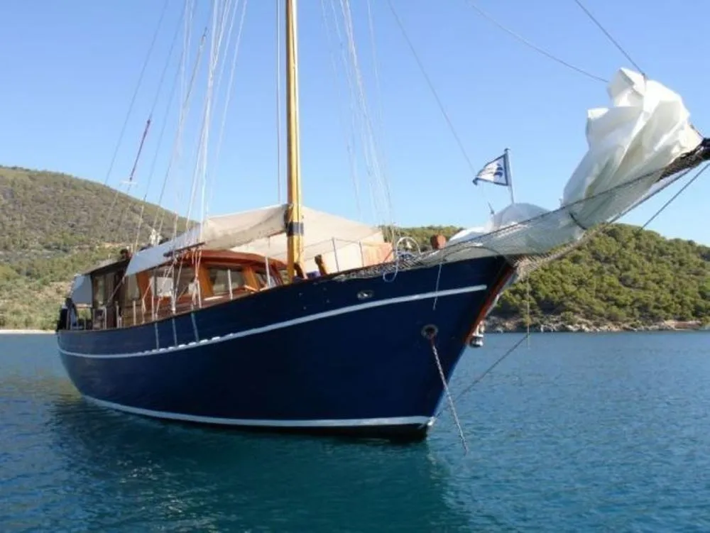 Explore Athens on a 15.24m Rental Boat
