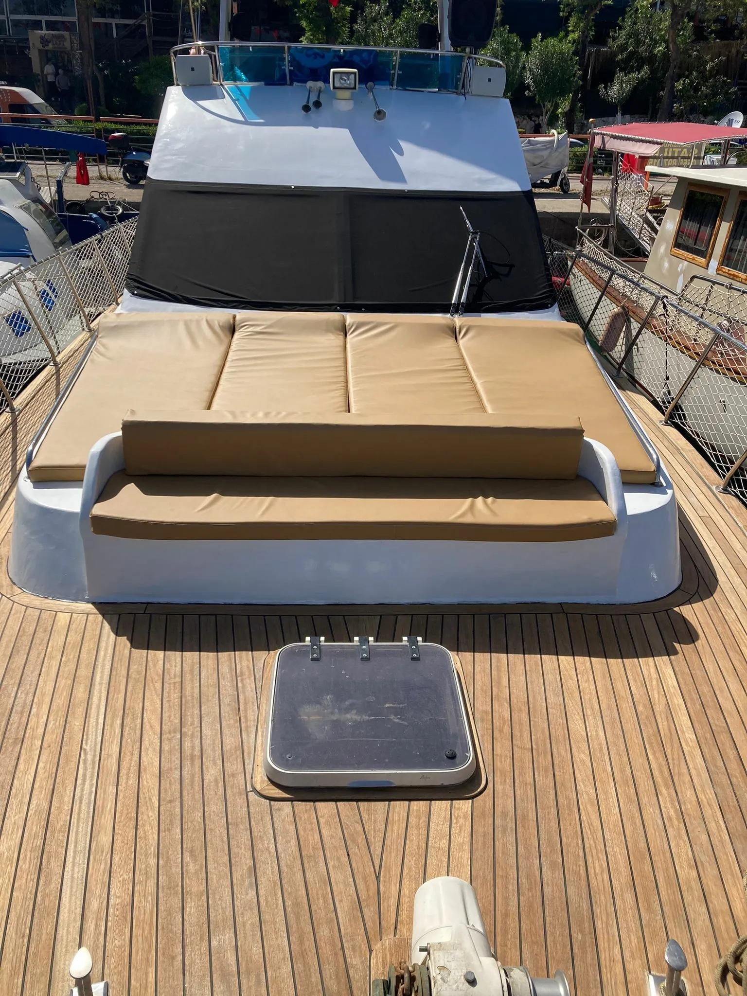 Gorgona Charter Boat
