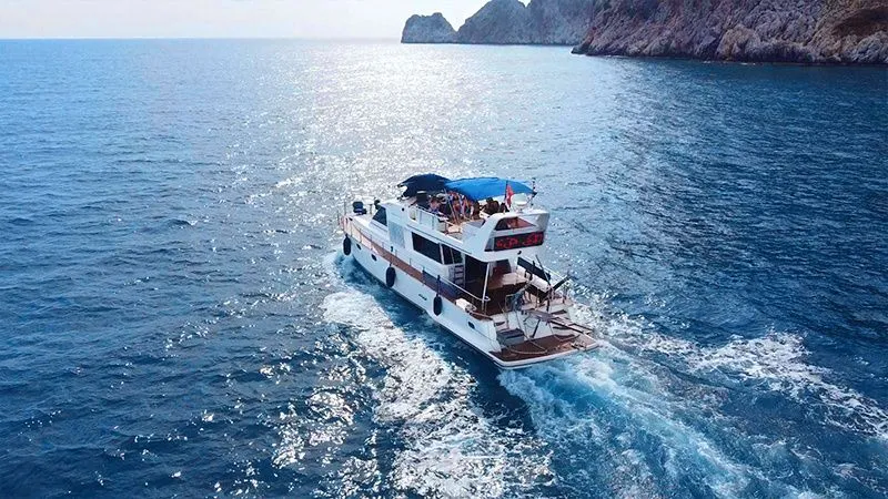 Rent a 19m Motor Yacht in Alanya