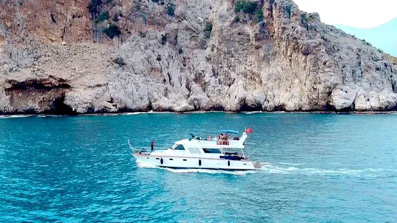 Rent a 19m Motor Yacht in Alanya