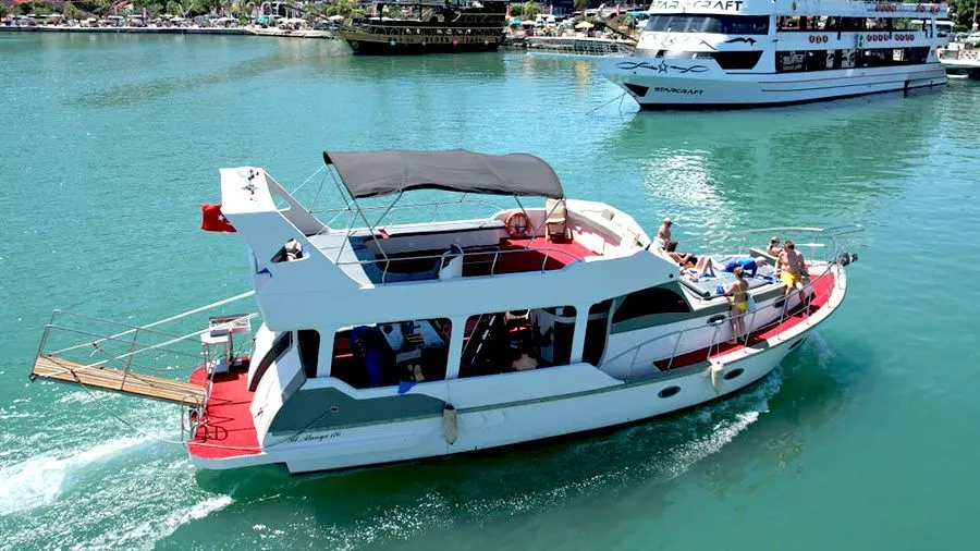 Charter a 15m Motor Yacht in Alanya
