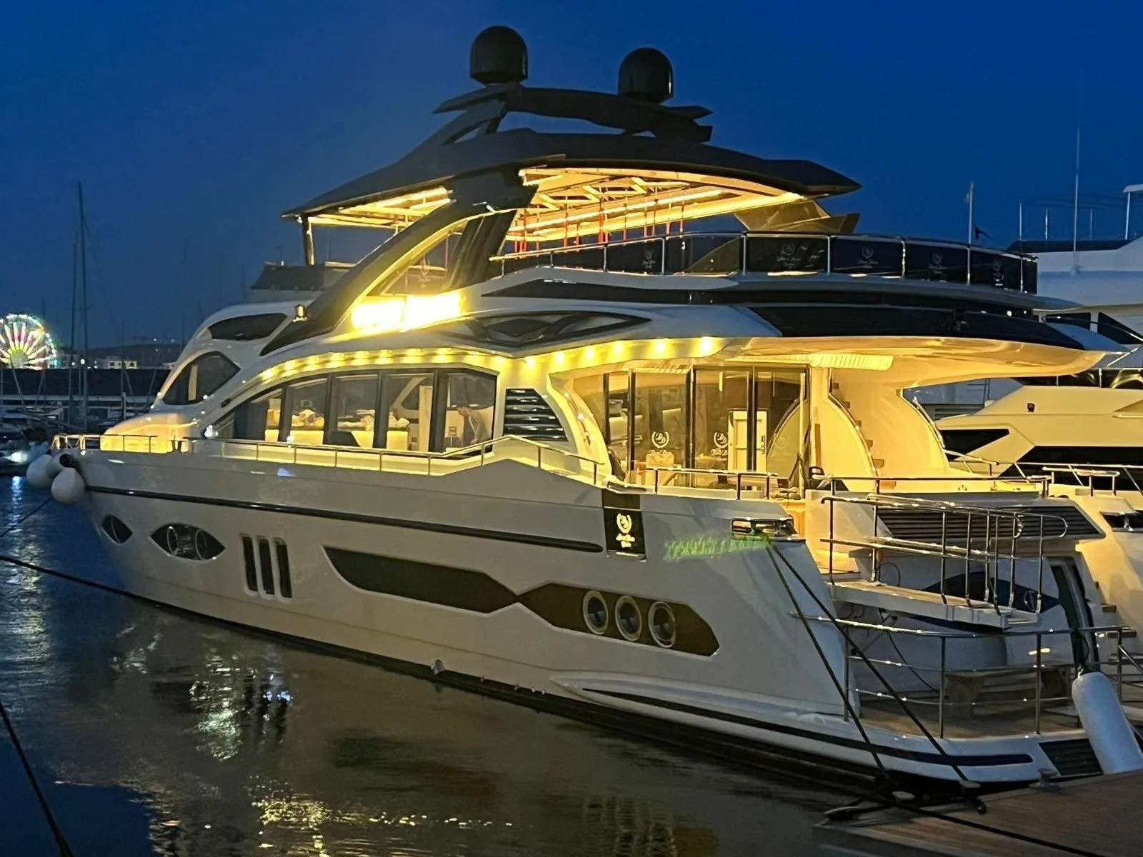 Den Den Charter Boat