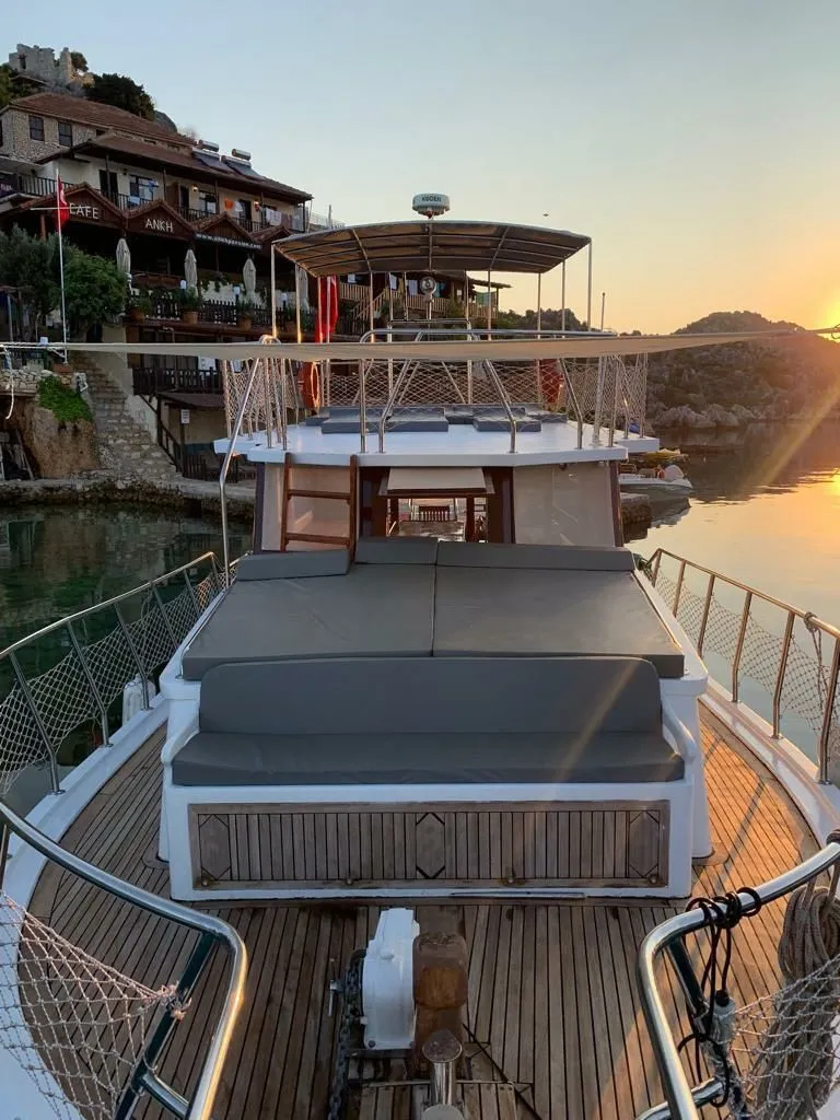 Duman M Charter Boat