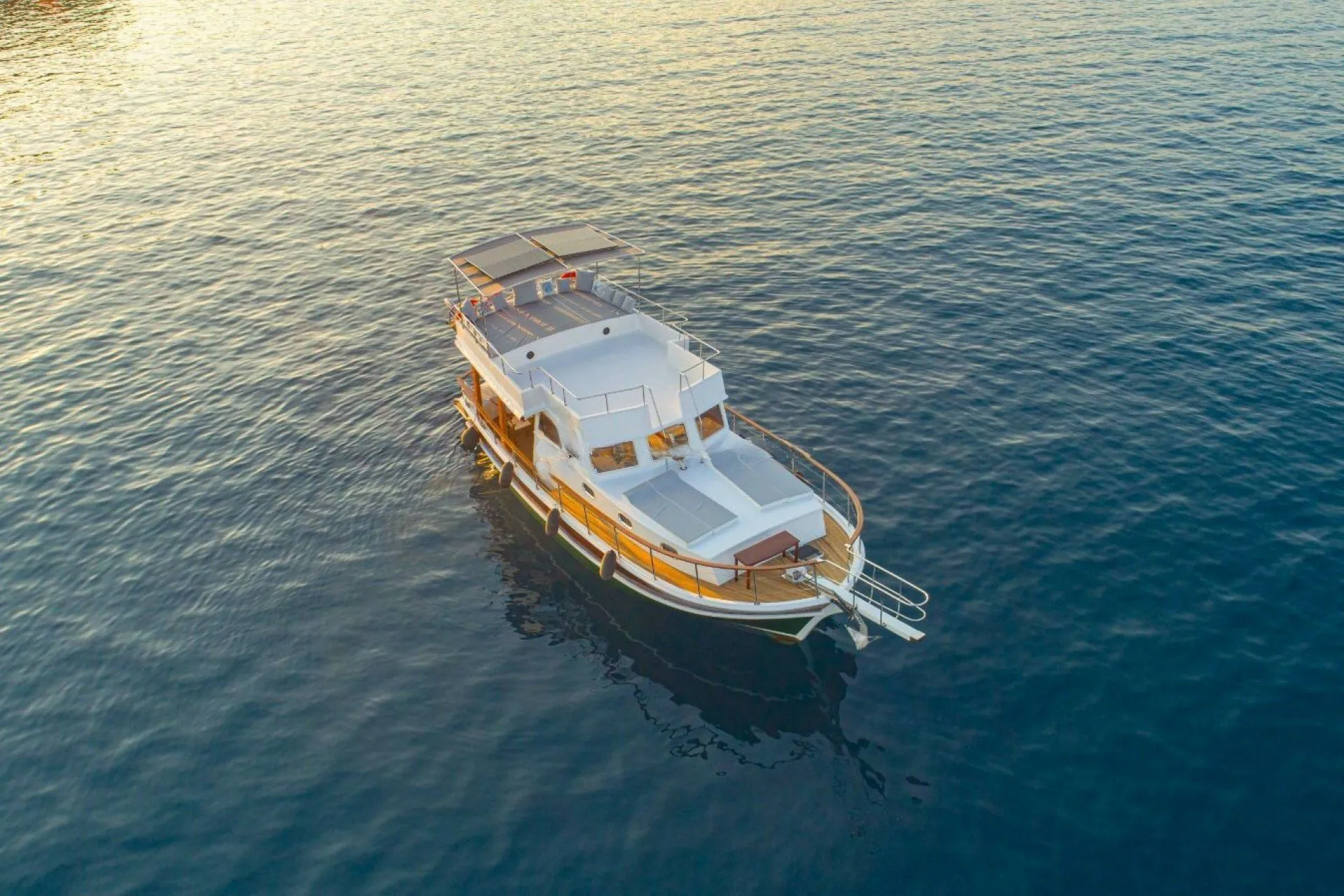 Goldenlight Charterboot - 3