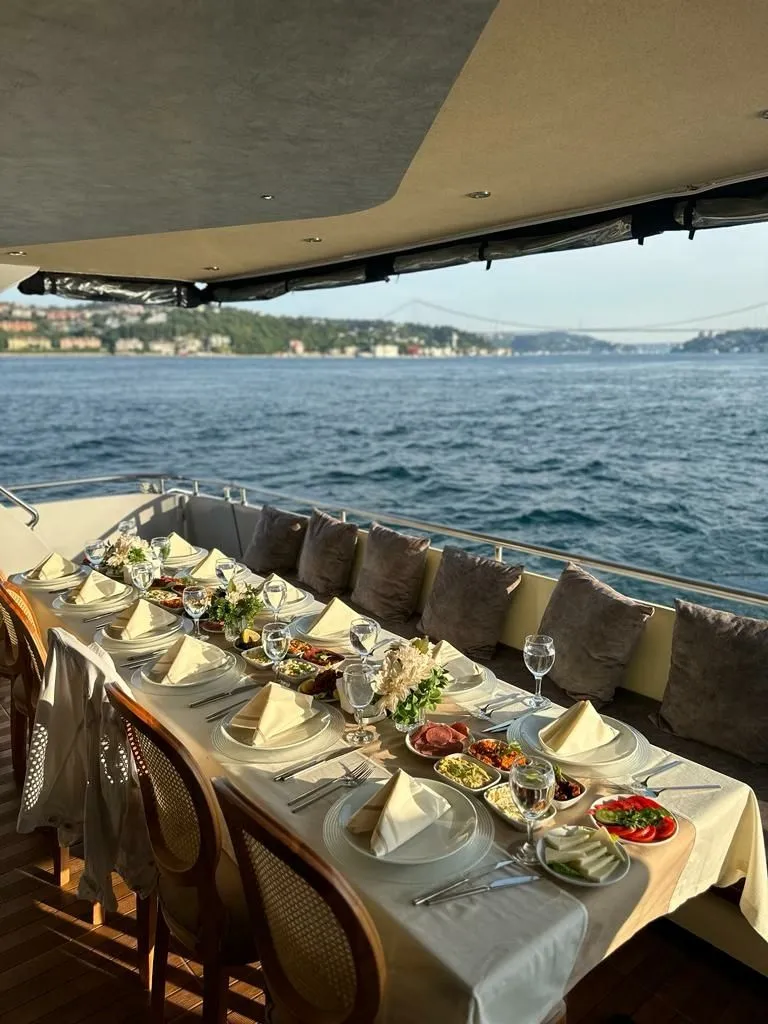 AyYildiz Charter Boat