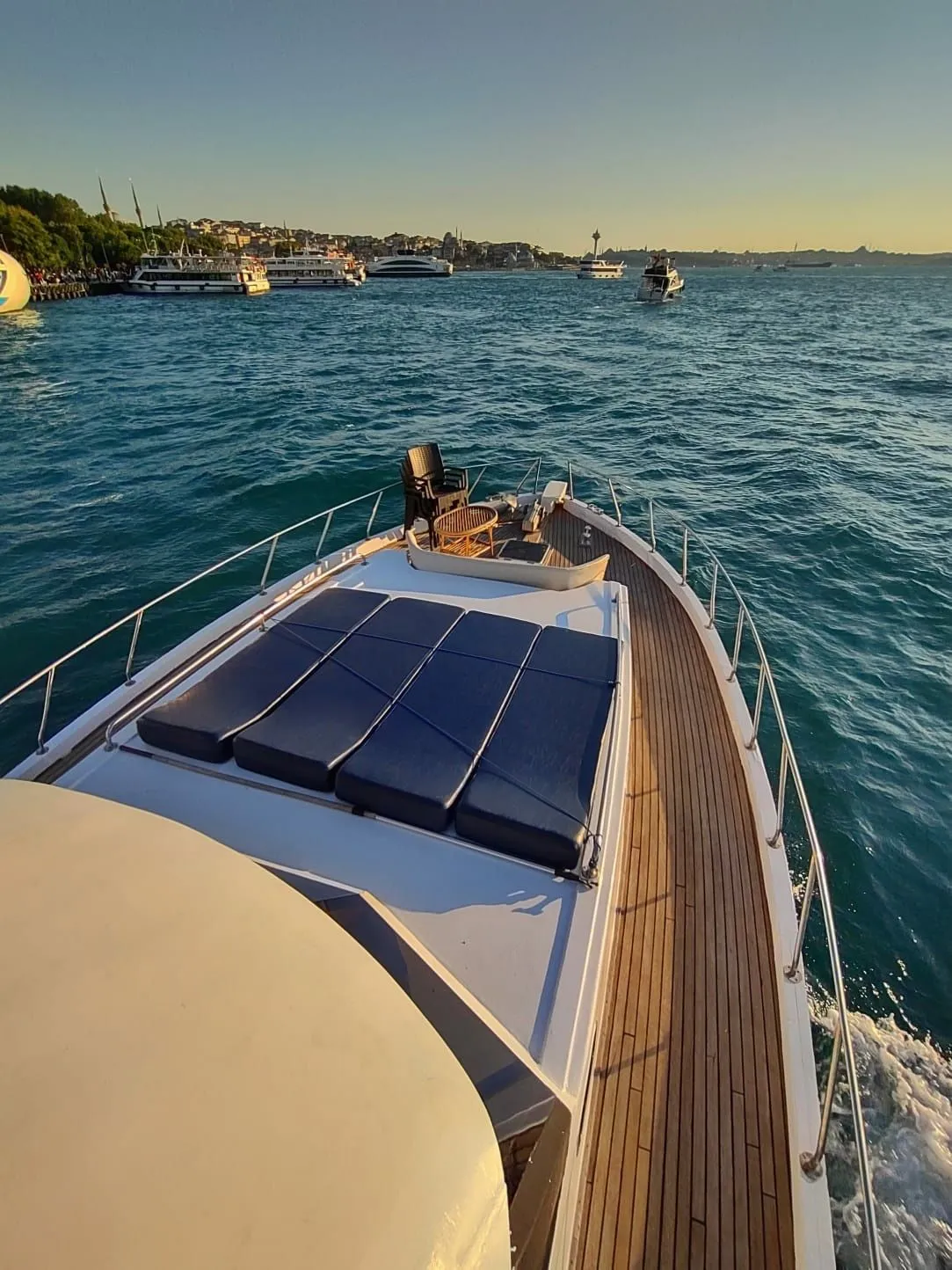 Ru Charter Boat