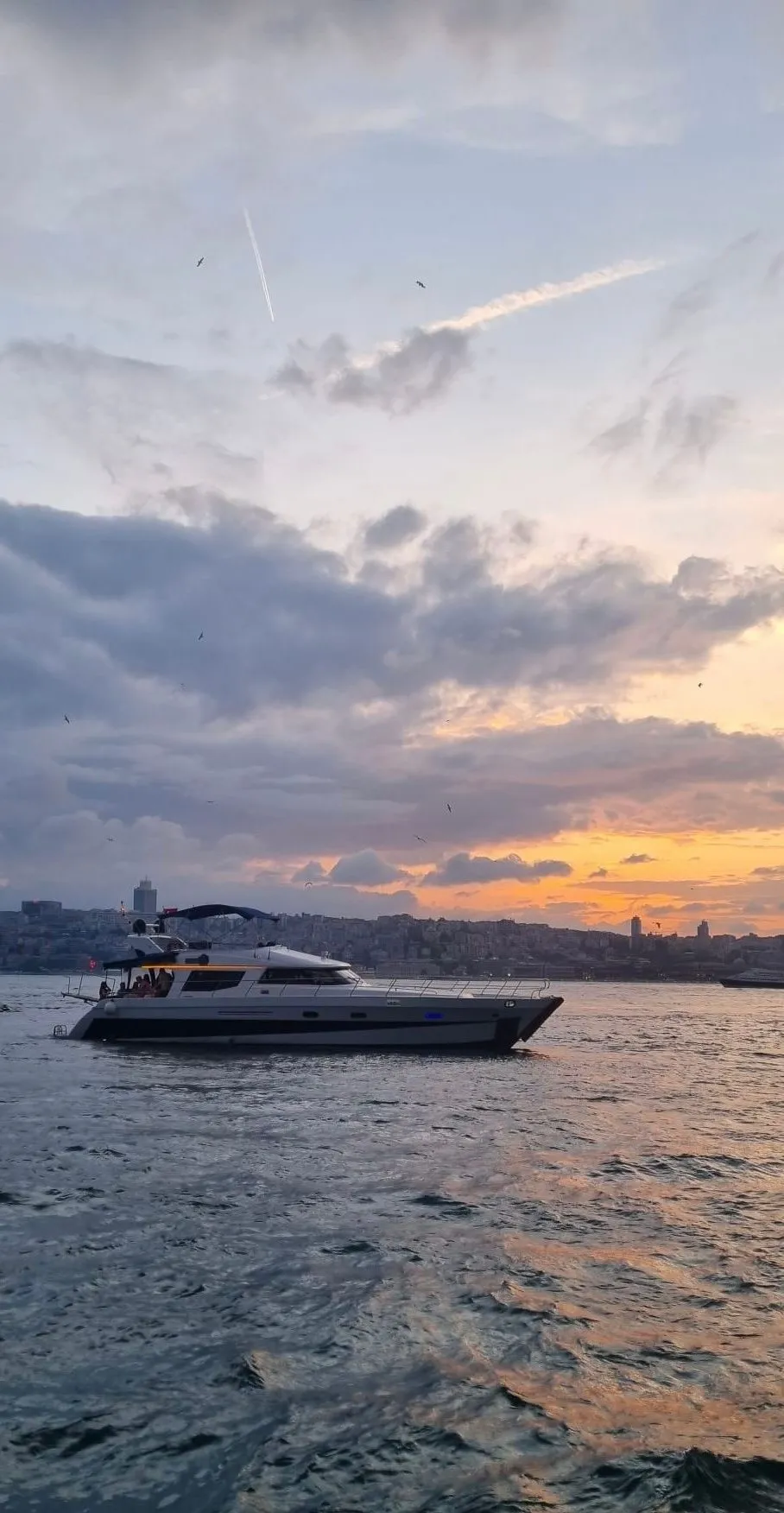 Serayaz Charter Boat