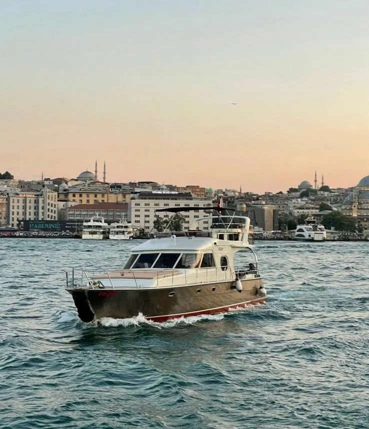 16m Istanbul Motor Yacht Hire
