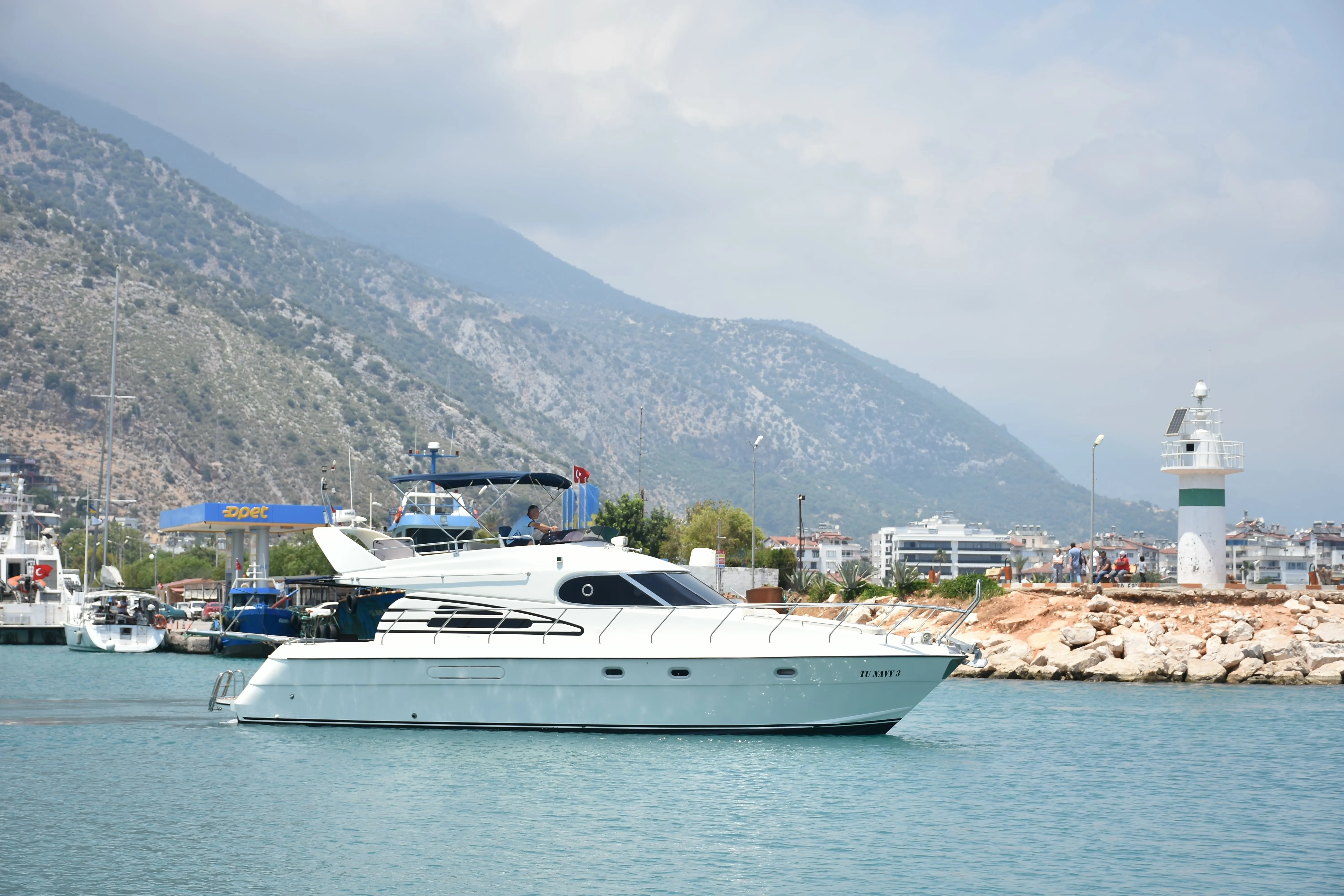 Tu Navy 3 Charter Boat