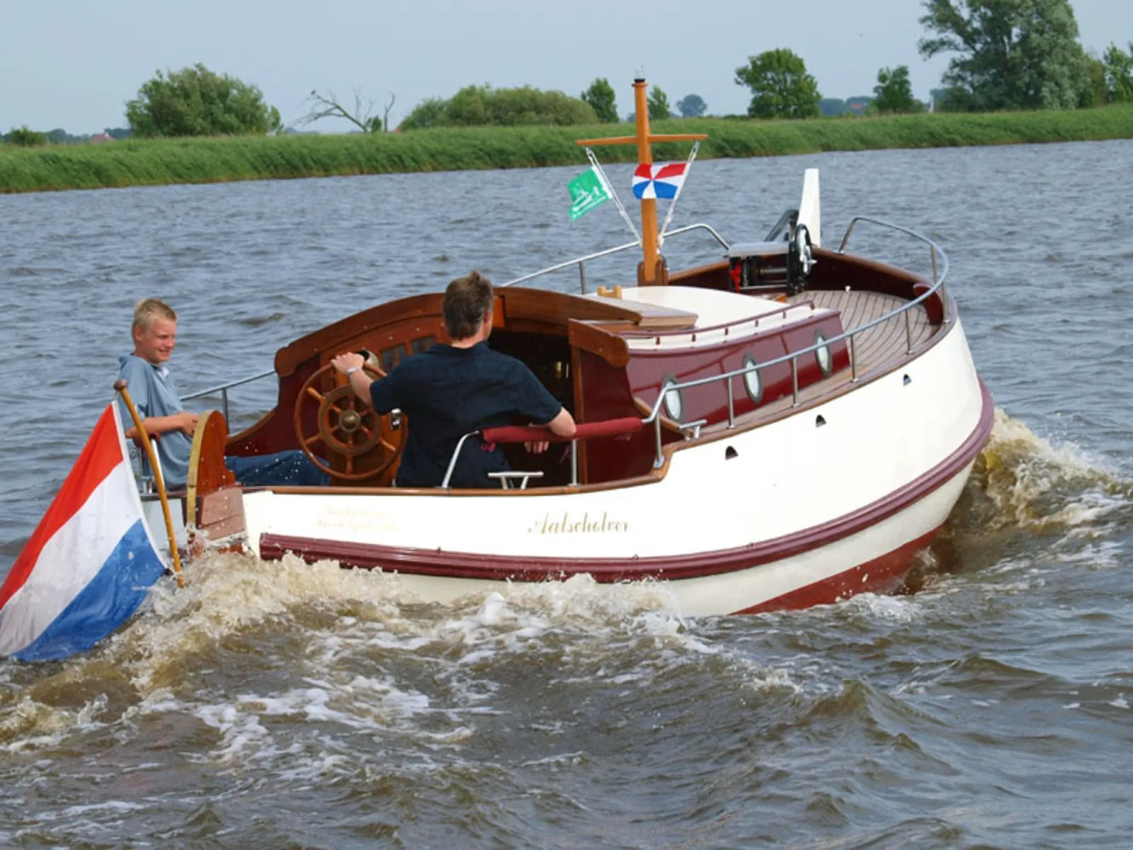 Aalscholver Charter Boat