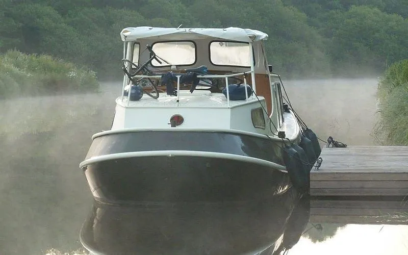 Charter a 11m House Boat in Rohan