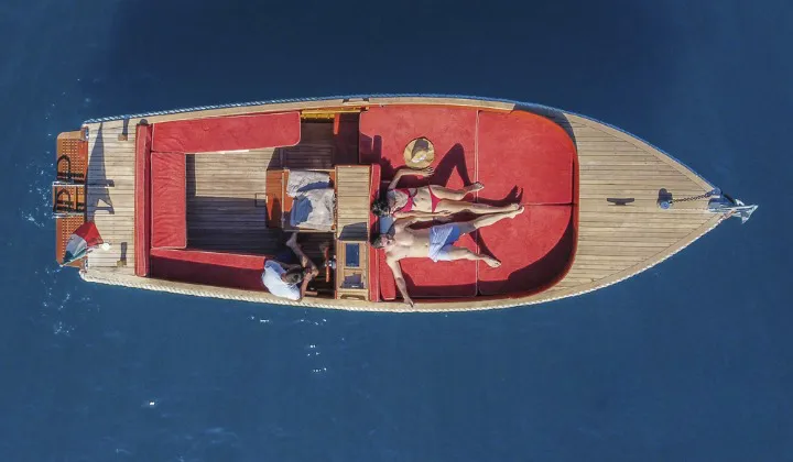 7.5m Portofino Mussini Giorgio Utility 748 Motor Boat Hire