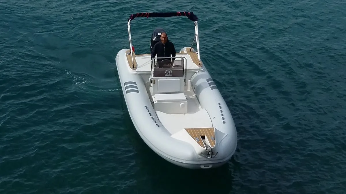 No Name Charter Boat