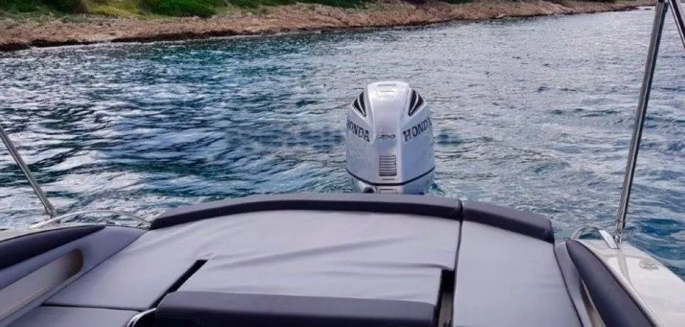 7.5m Vodice Nadirmarine Eolo Motor Boat Hire